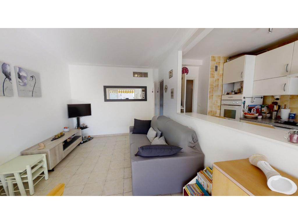 Appartement Juan Les Pins 4 pièce(s) 80 m2 BORD DE MER